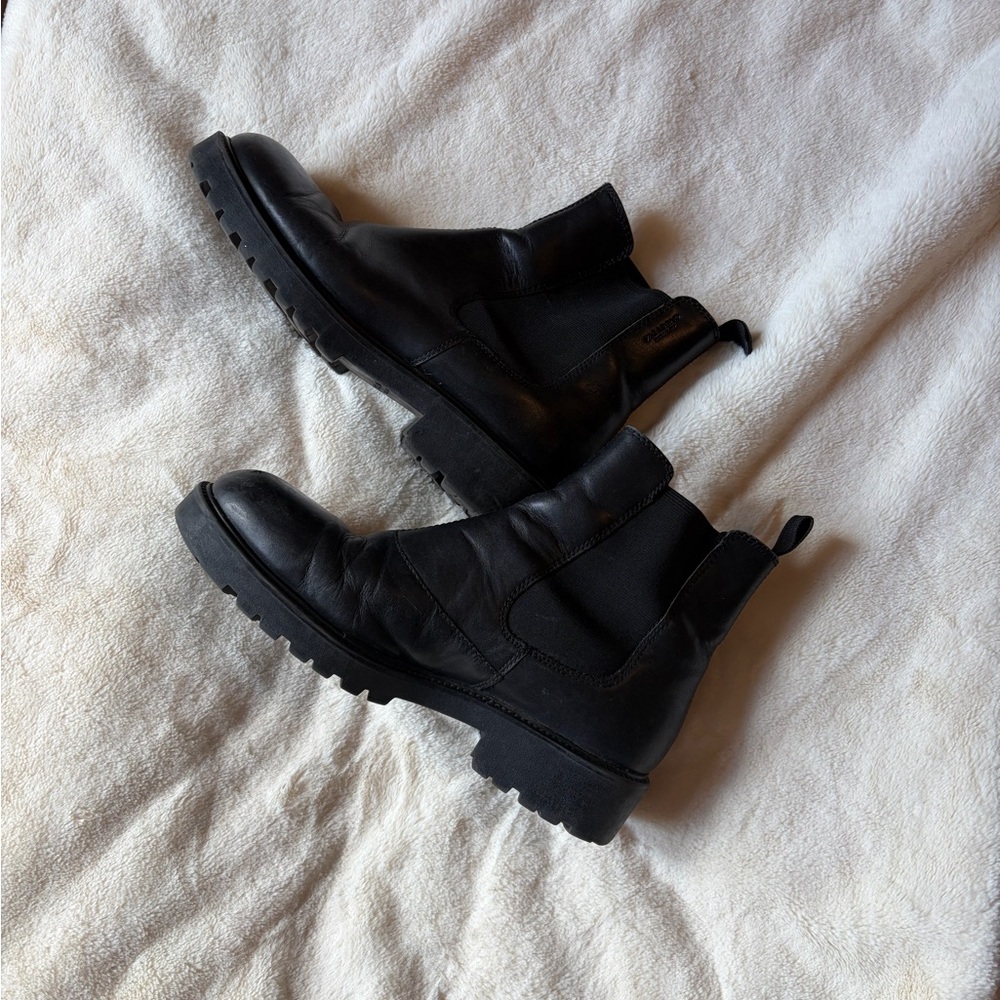 Black Women's Chelsea Lug-Soled Ankle Boots
